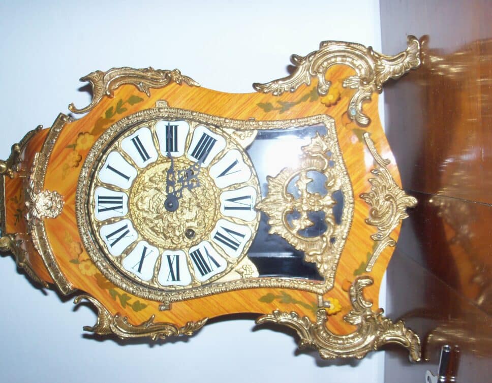 Estimation Montre, horloge: Horloge Franz Herlme avec carillon