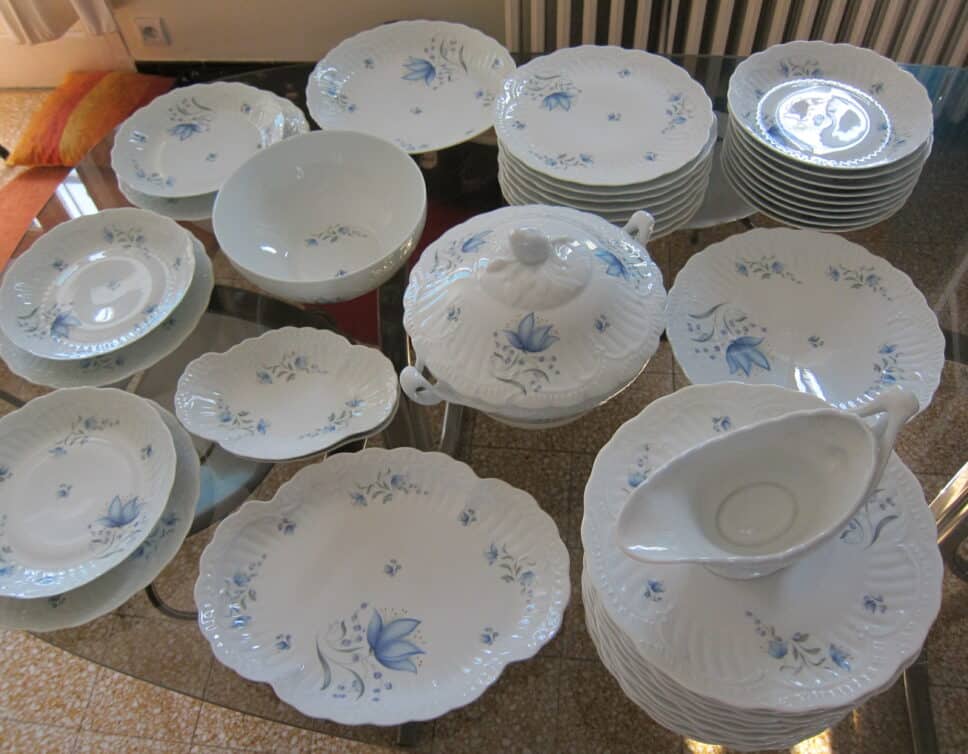 Service vaisselle porcelaine de Limoges.