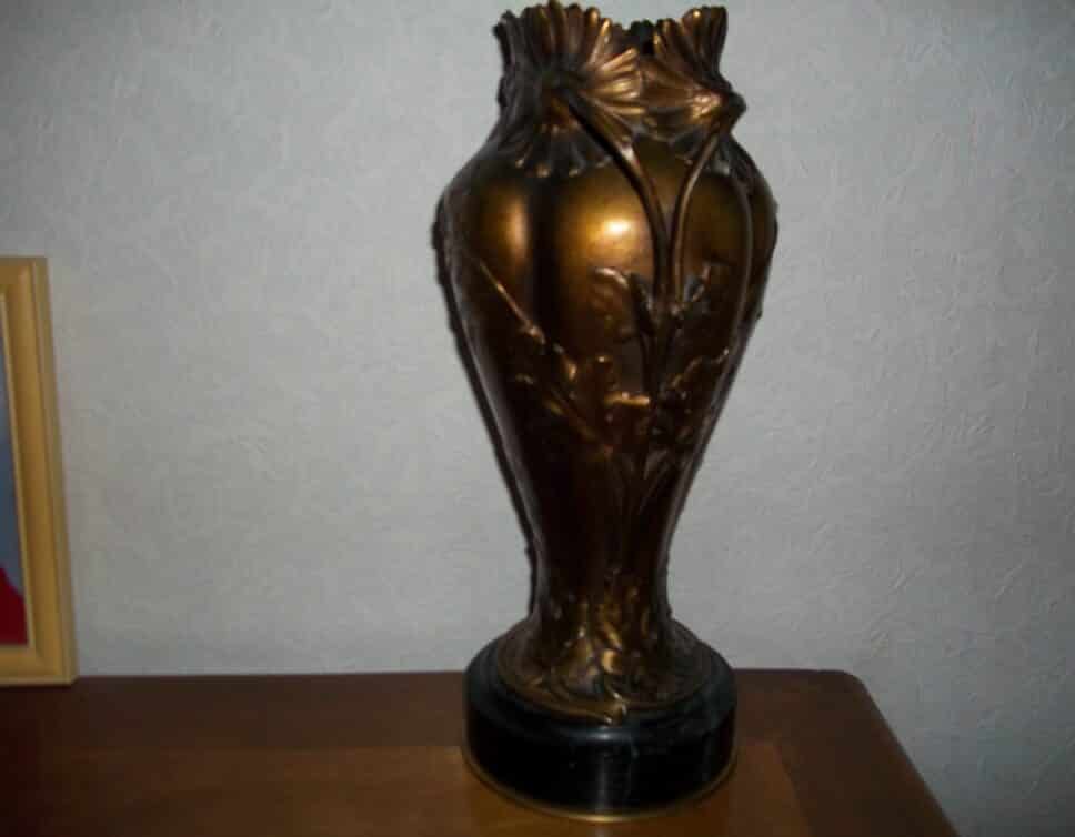 vase en bronze