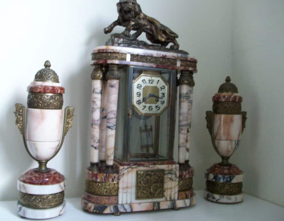 Estimation Montre, horloge: pendule marbre et bronze