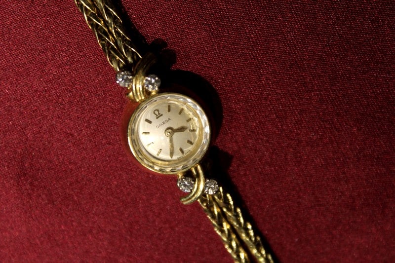 Estimation Montre, horloge: Petite montre bracelet Omega en Or