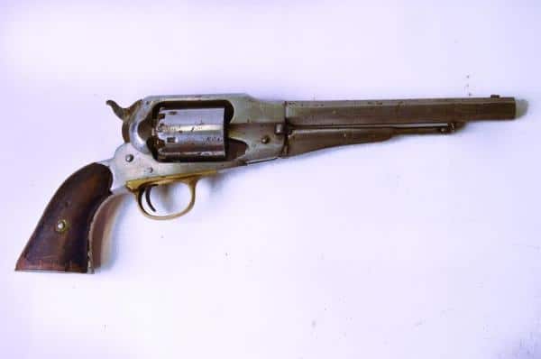Revolver Remington à percussion. 6 coups 485 euros