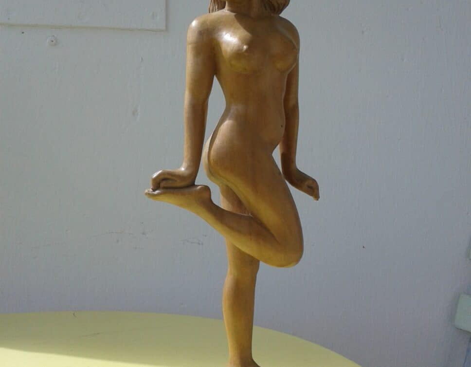 Statuette femme nue bois