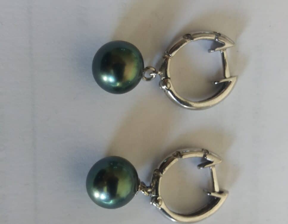 Estimation Bijoux: Pendentif et boucle d’oreille avec perles de tahiti