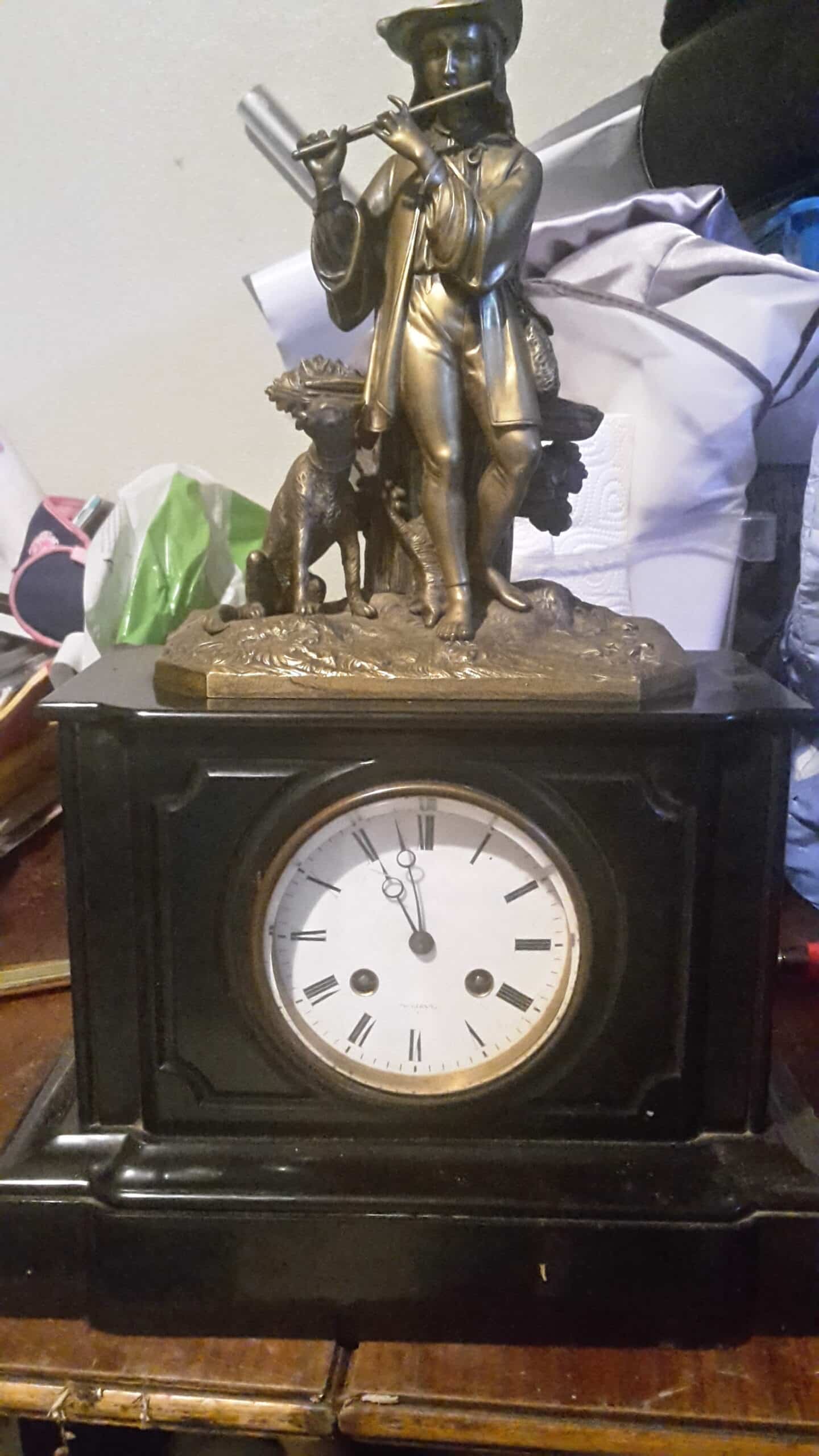 Estimation Montre, horloge: Horloge de mon grand père