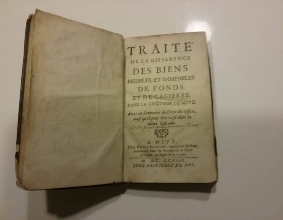 Estimation Livre, manuscrit: EstimeR un livre imprimé en 1698