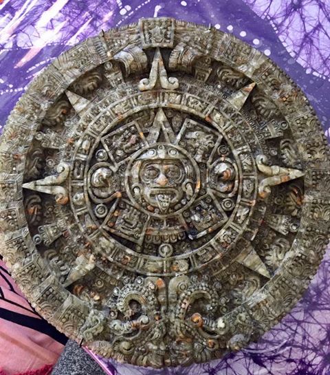 calendrier aztèque en pierre