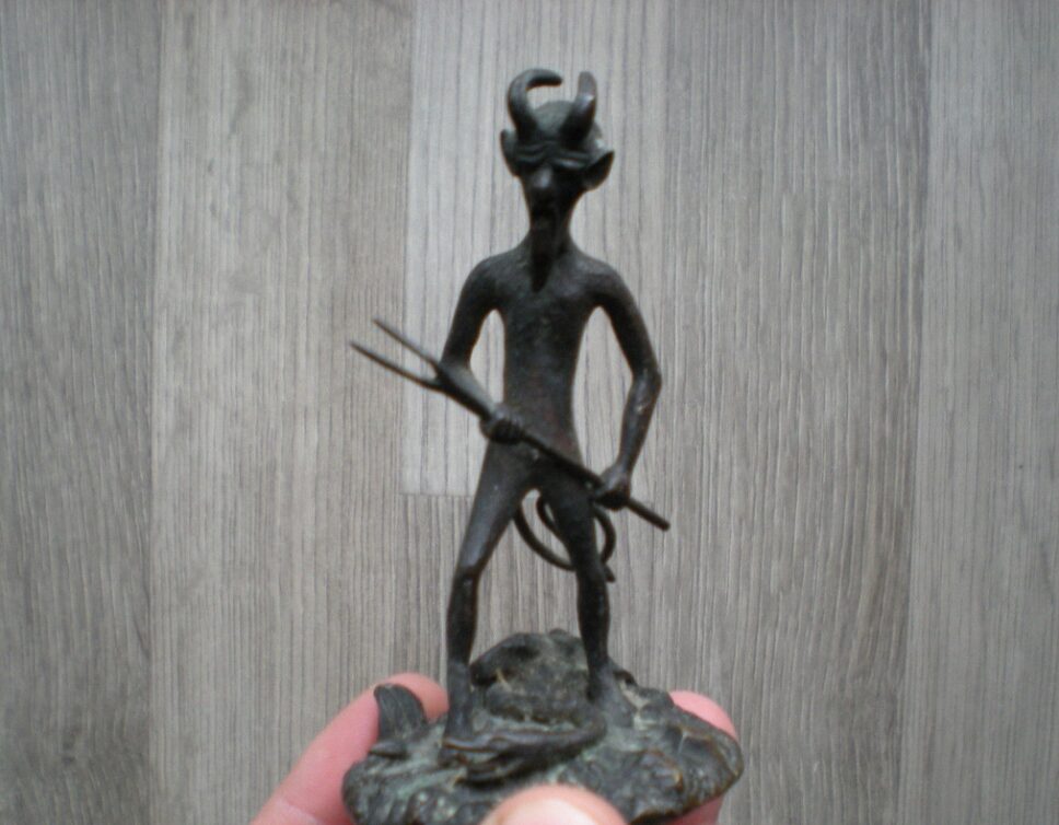 Statuette métal diable