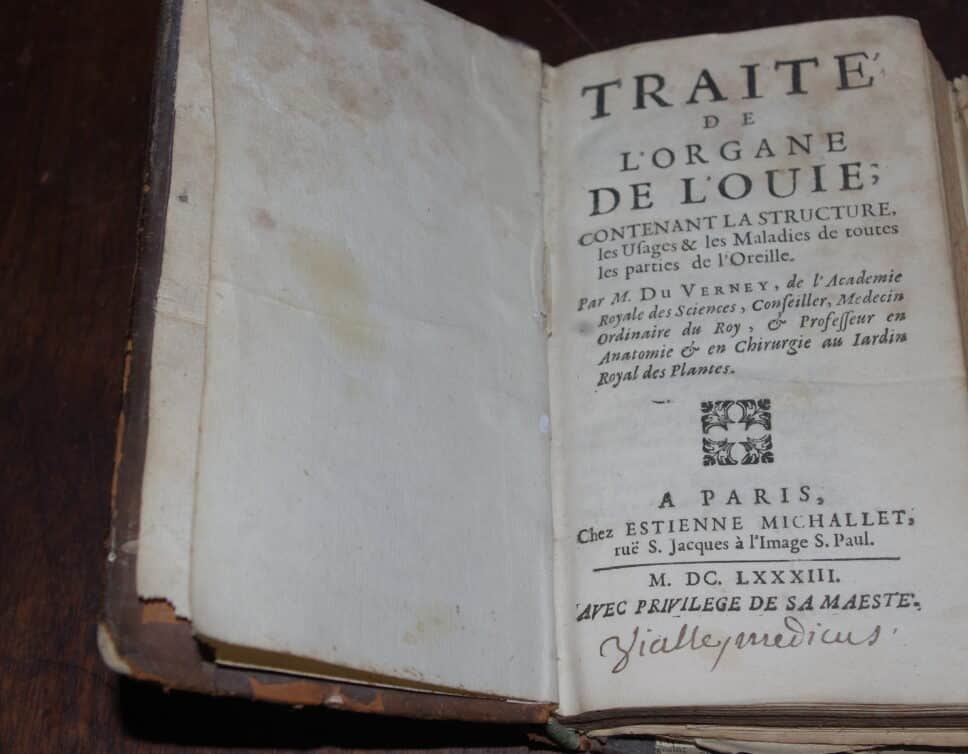 Estimation Livre, manuscrit: traité de l organe de l ouie par du vernet 1683