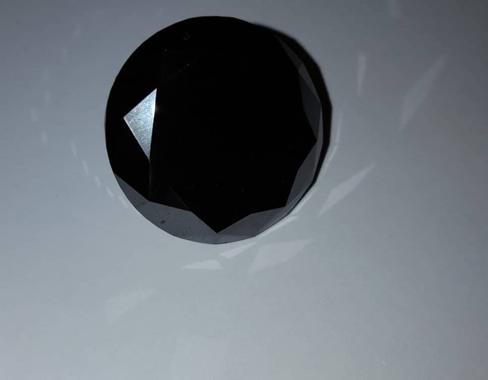 Estimation Bijoux: Diamant noir 56.70 carats