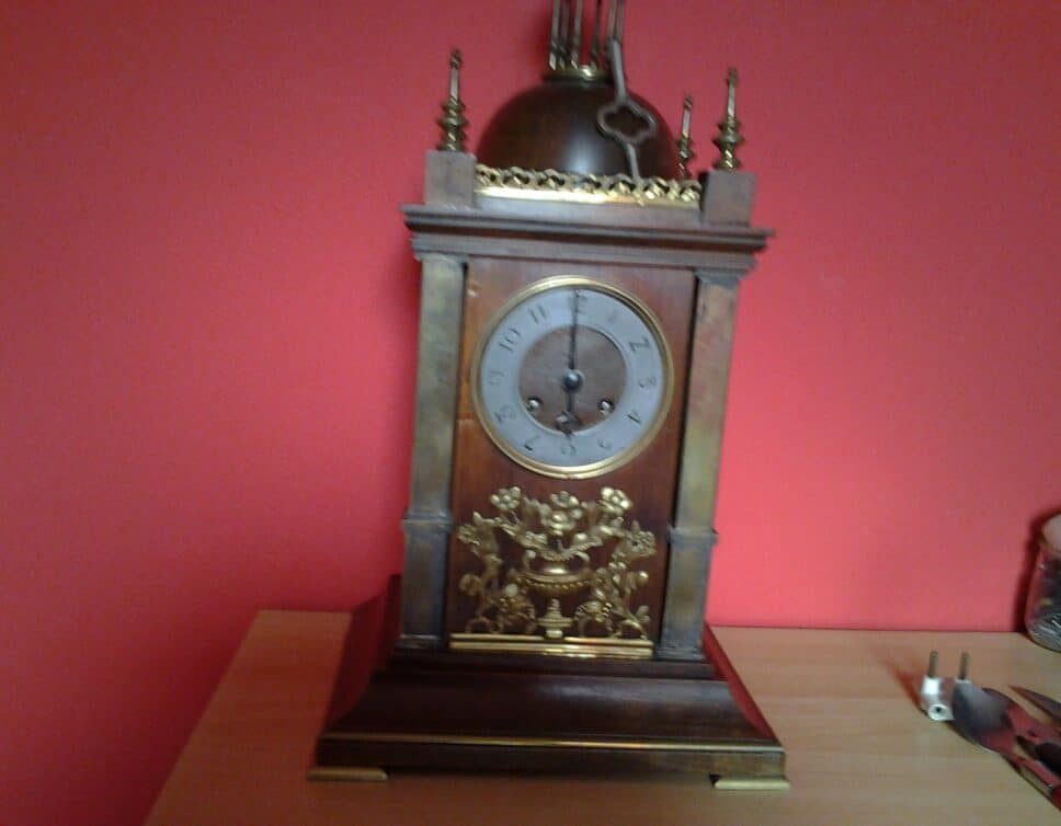 Estimation Montre, horloge: Horloge Planchon à Paris