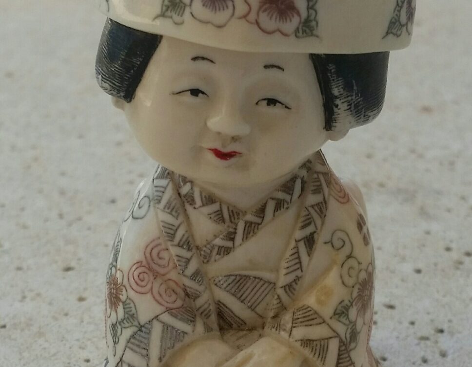 Statuette ivoire Geisha