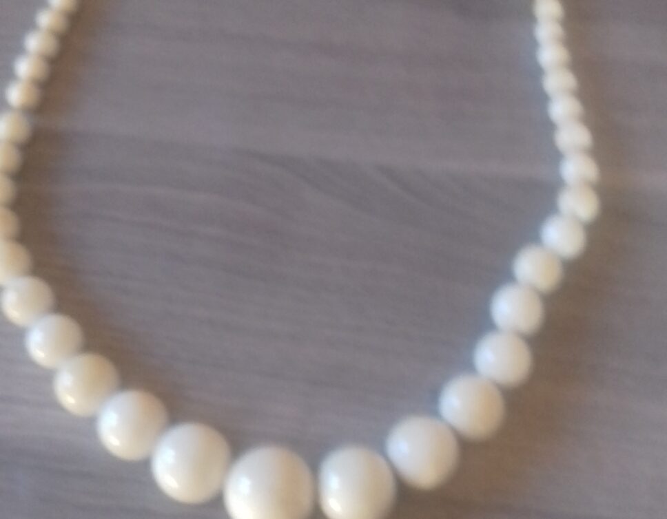 Estimation Bijoux: collier ancien perles classique