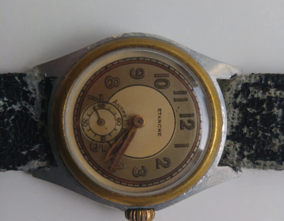 Estimation Montre, horloge: montre de marque « etanche »