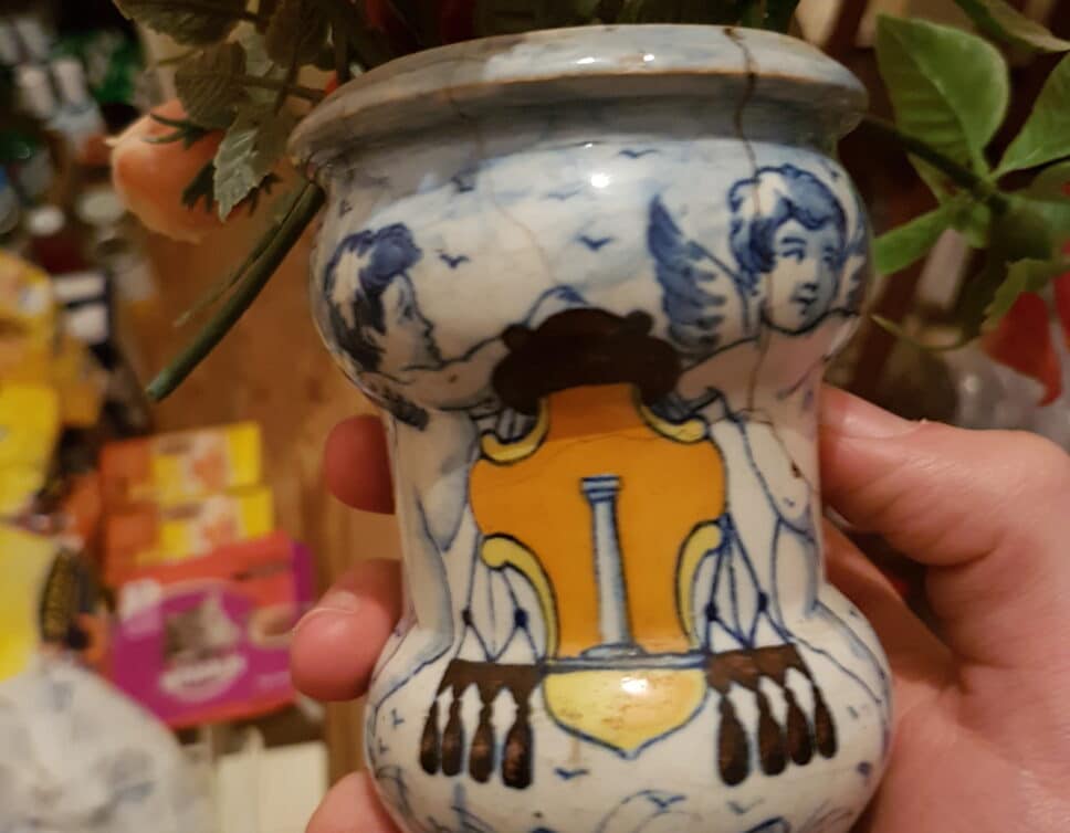 Vase datée