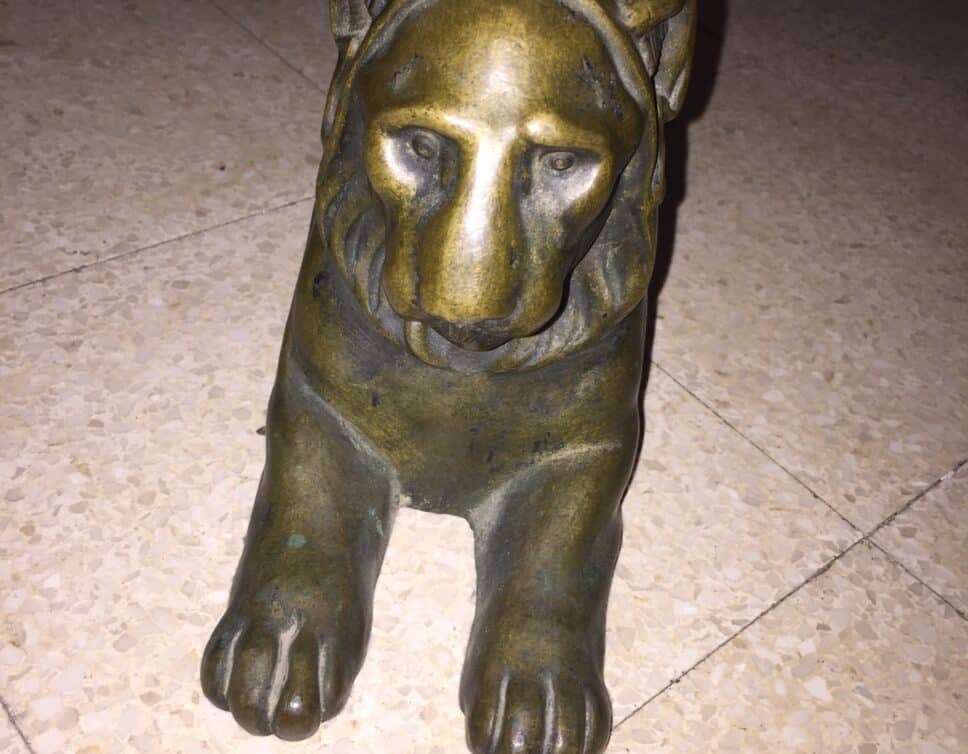 Lion en bronze