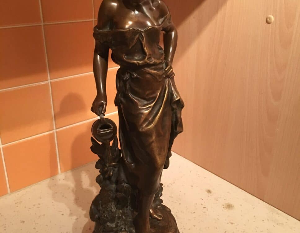 Statut en bronze