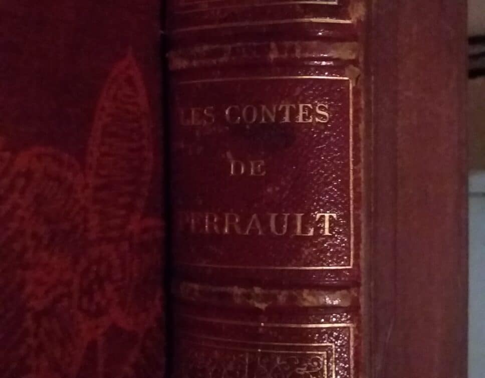 Estimation Livre, manuscrit: [Livre ancien / Dorures sur tranche] – Les Contes de Perrault
