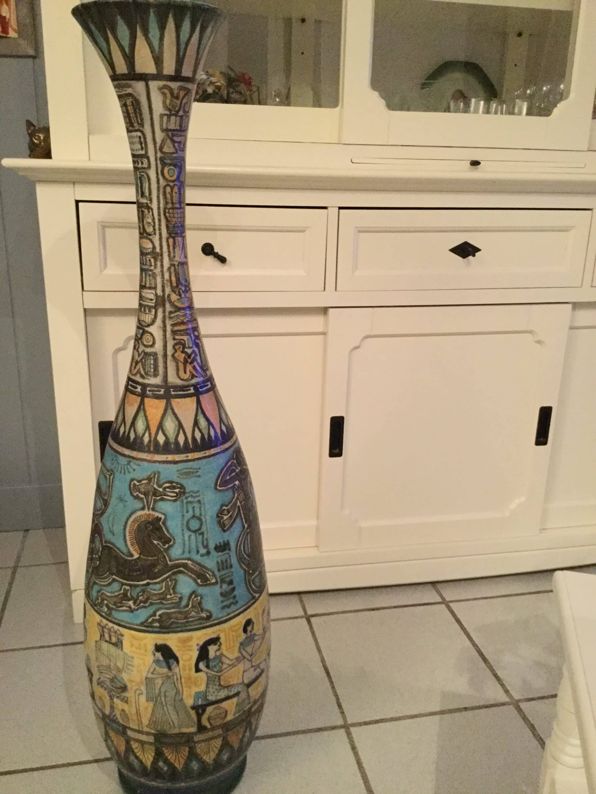 Grand vase égyptien ou grec