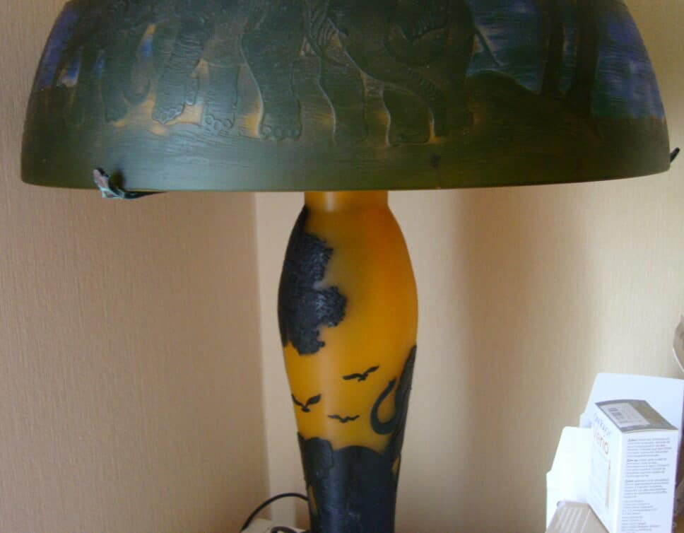 grande lampe de table signée Gallé