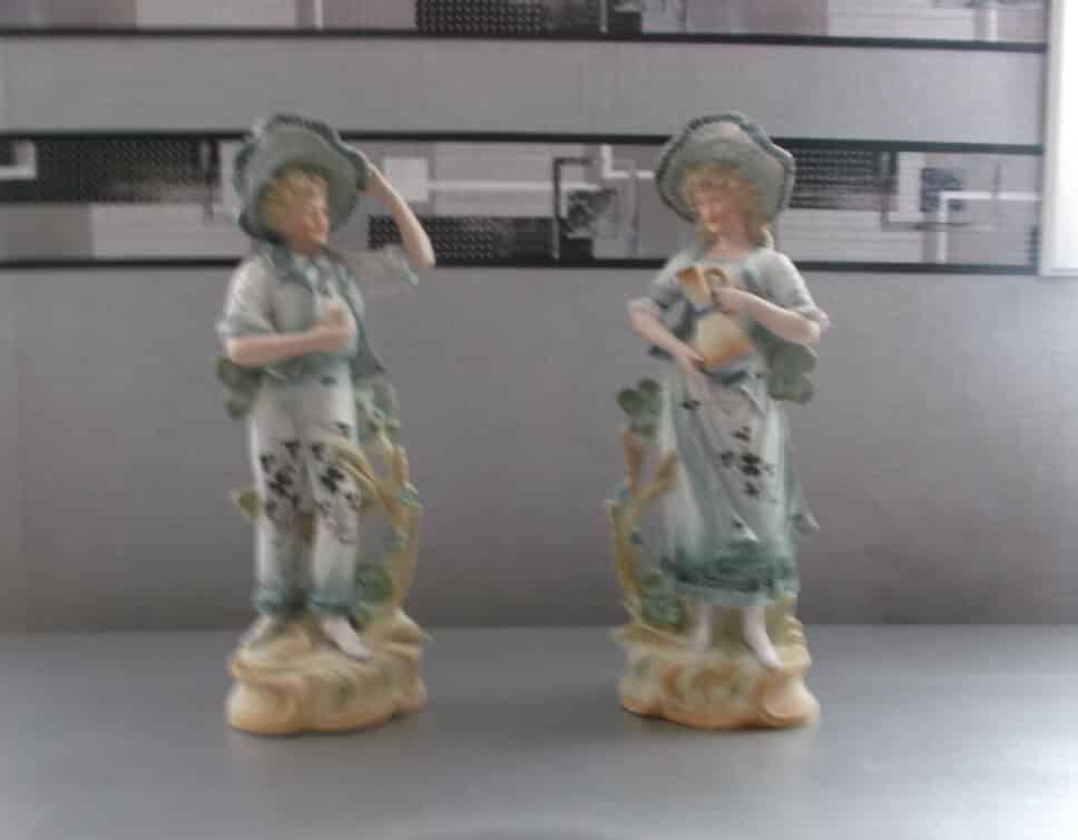 deux statuettes