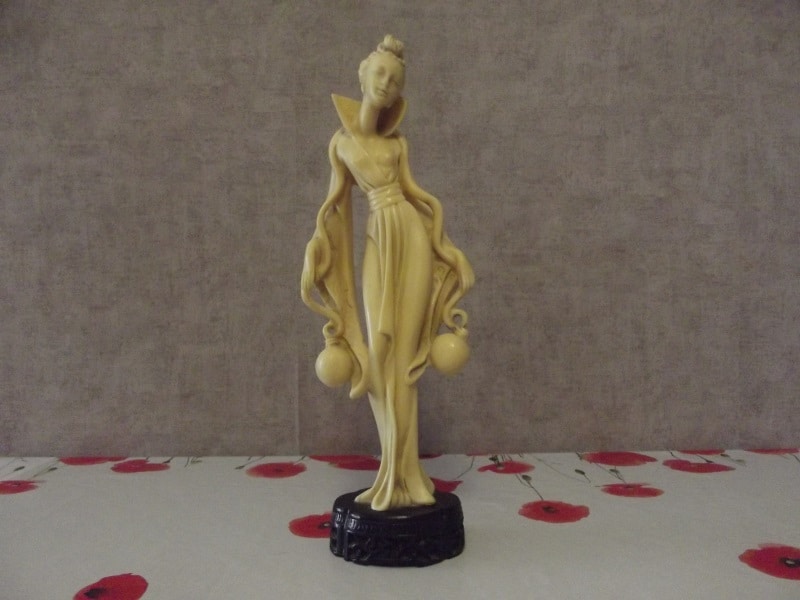 statuette ivoirine