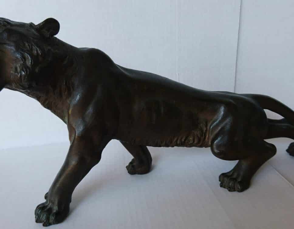 statue tigre en bronze