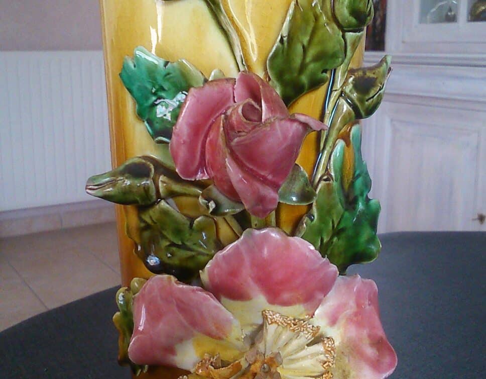 Vase floral barbotine gravé 137