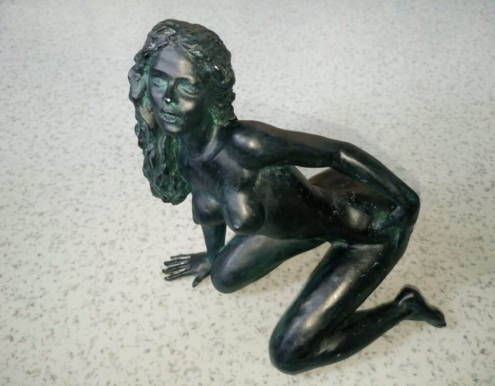 Statuette femme nue