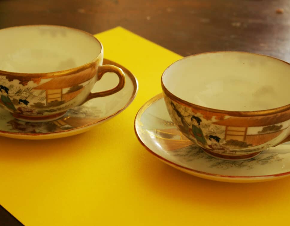 tasse à thé porcelaine de Bayeux ?