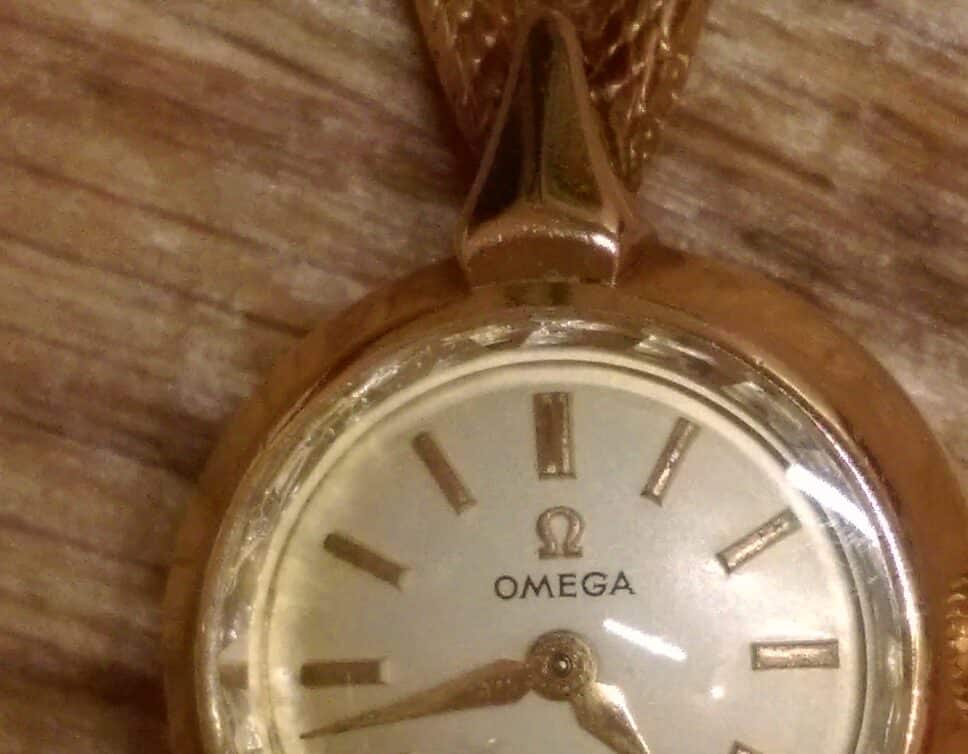 Estimation Montre, horloge: montre omega en or environ 1960