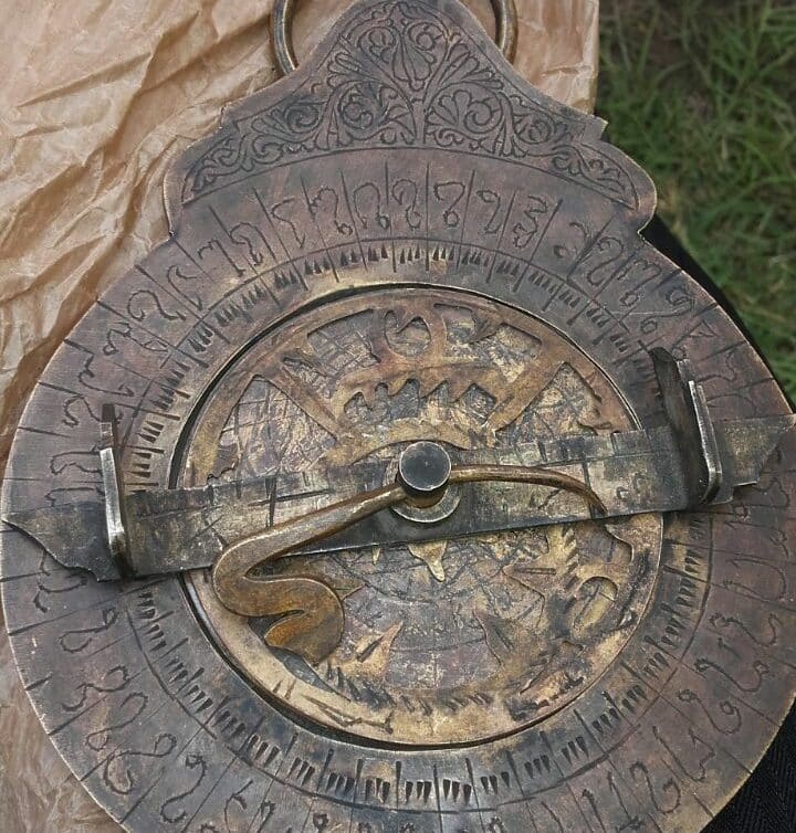 Estimation Montre, horloge: Astrolabe marocain