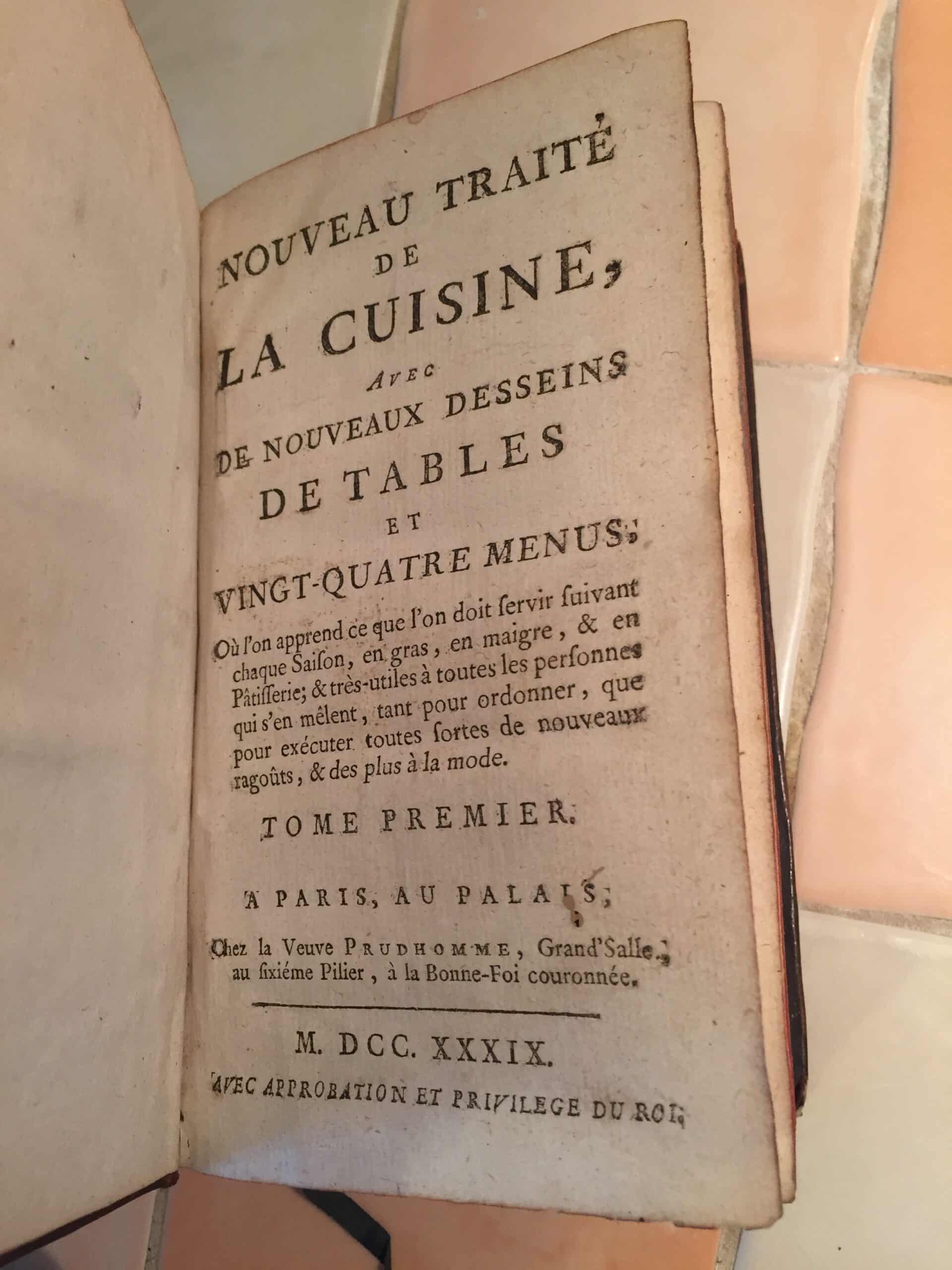 Estimation Livre, manuscrit: Traité de la cuisine Menon 1739