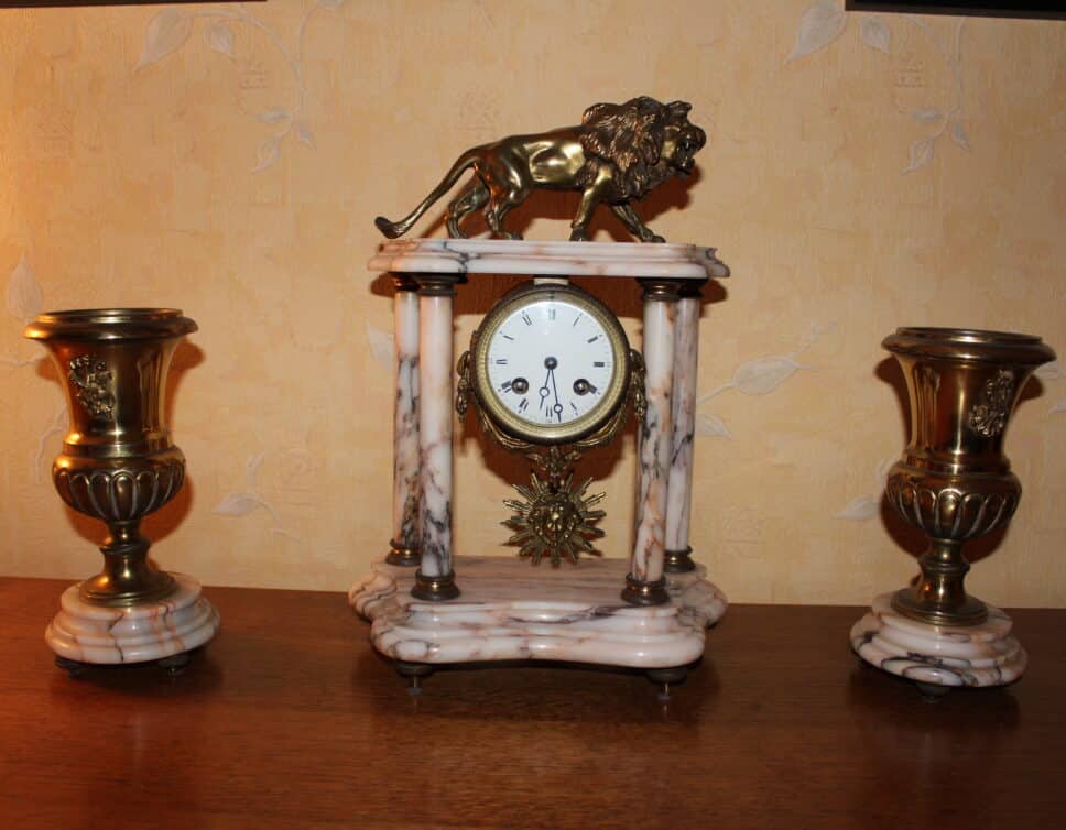 Estimation Montre, horloge: pendule portique (napoleon III?)