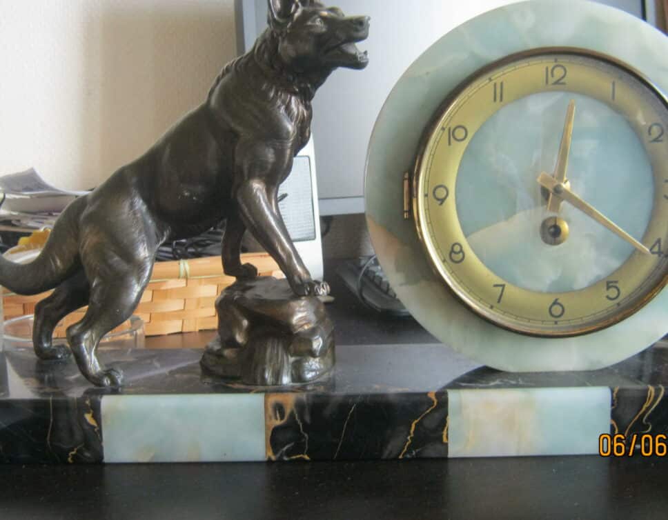 Estimation Montre, horloge: Pendule marbre et bronze signé Ballesté