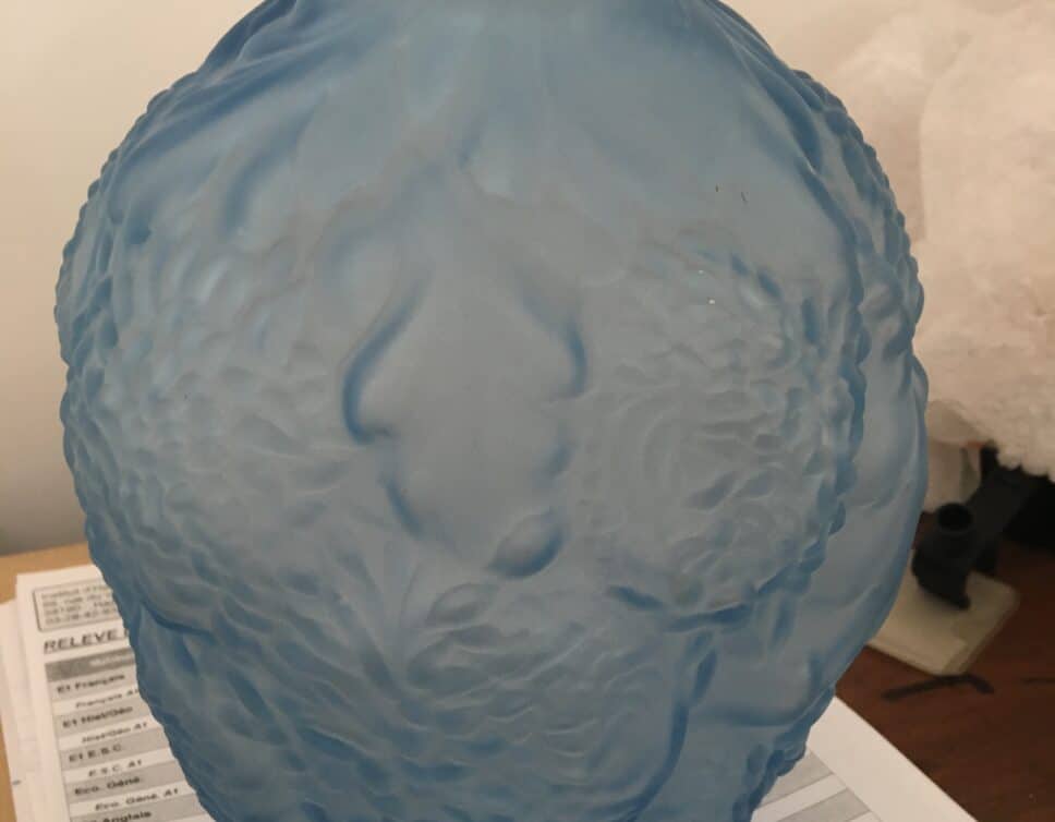 Vase boule bleu