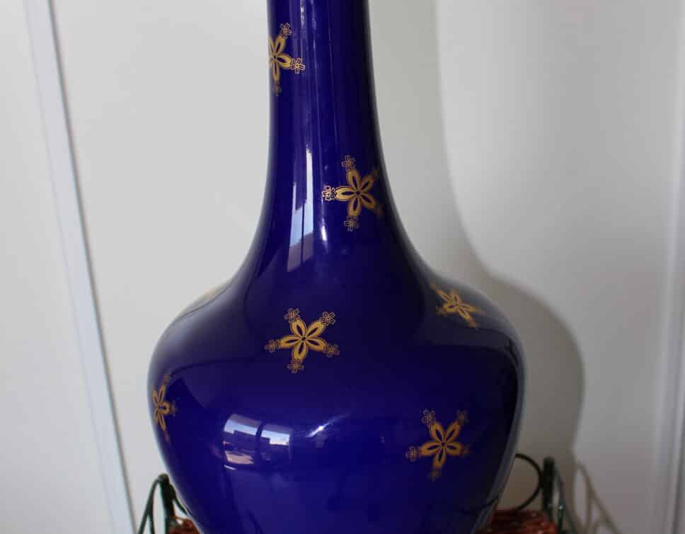 Vase bleu de Sèvres 1902
