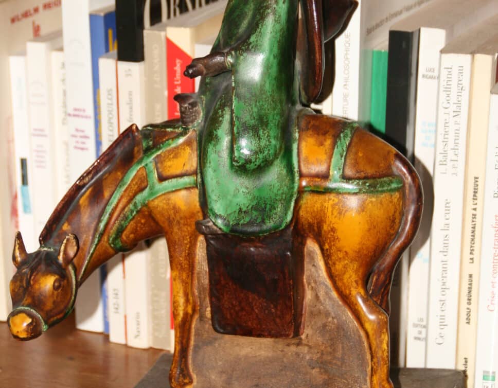 Sculpture cavalier asiatique
