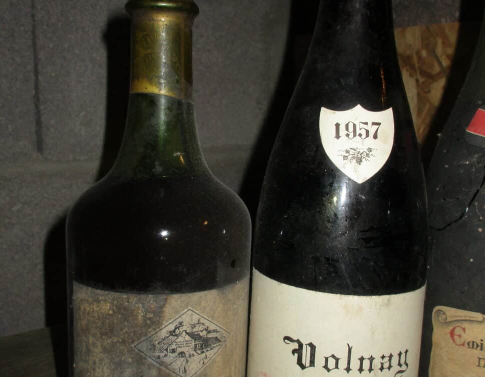 bouteille de vin Volnay 1957