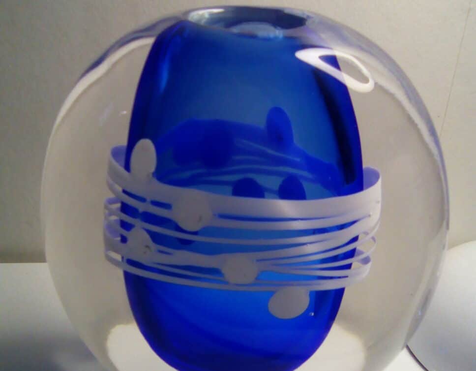 Vase signé en verre soufflé Murano