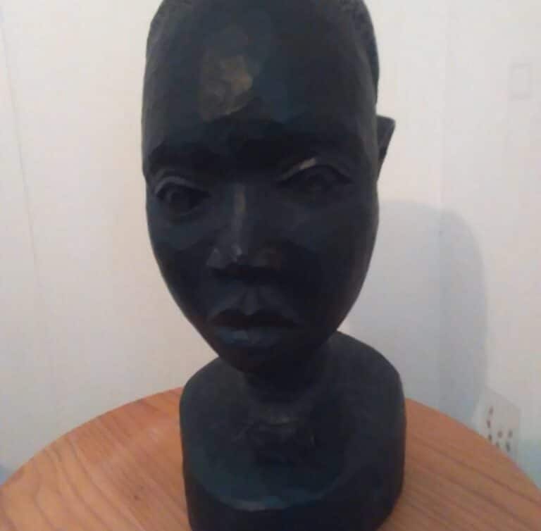 statue tête africaine