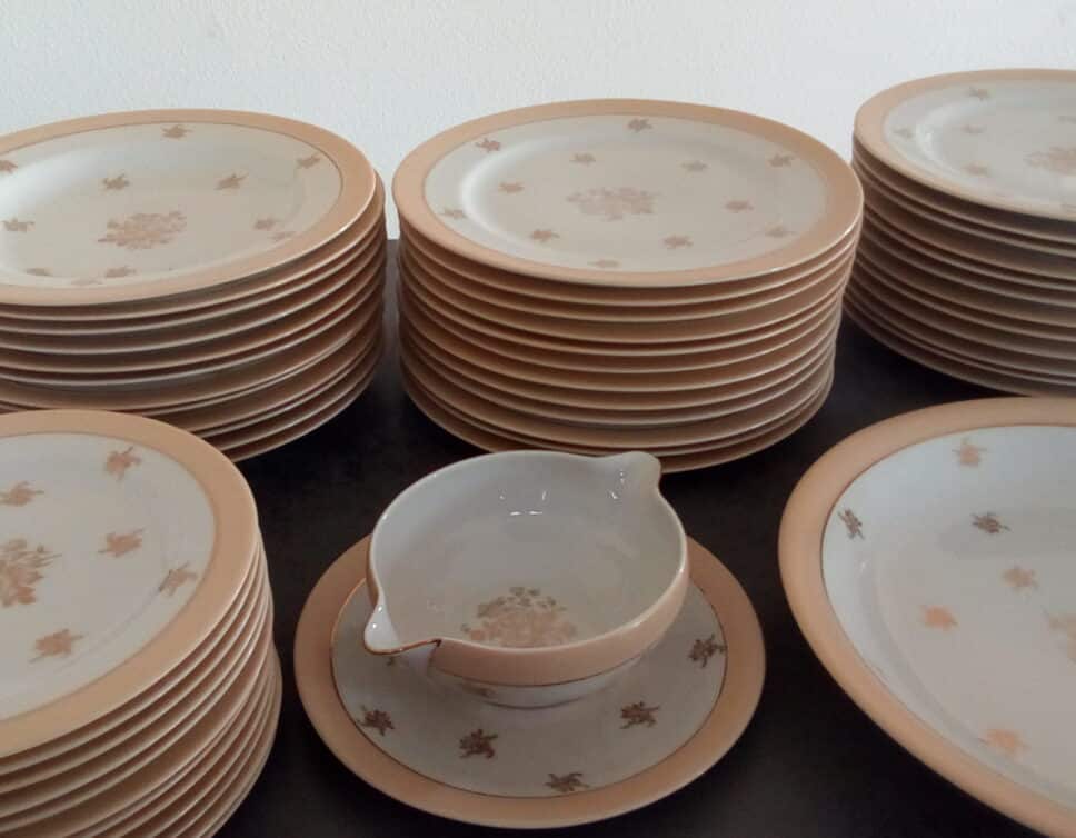 Service de table en porcelaine – 58 pièces