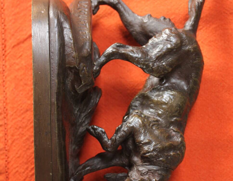Bronze chien Lecourtier