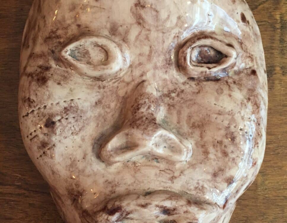 Masque aborigène en céramique