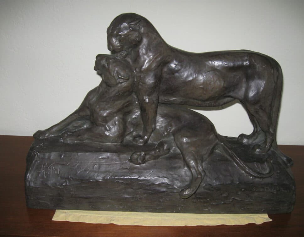 Bronze de Maximilien Fiot – Panthères se léchant