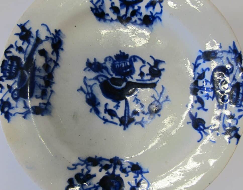 Assiette porcelaine chinoise signée