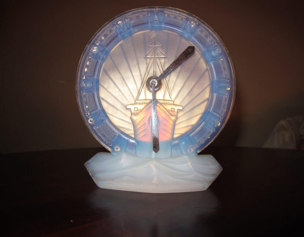 Estimation Montre, horloge: Pendulette Ato-Lalique voyage inaugural Paquebot Normandie 1935