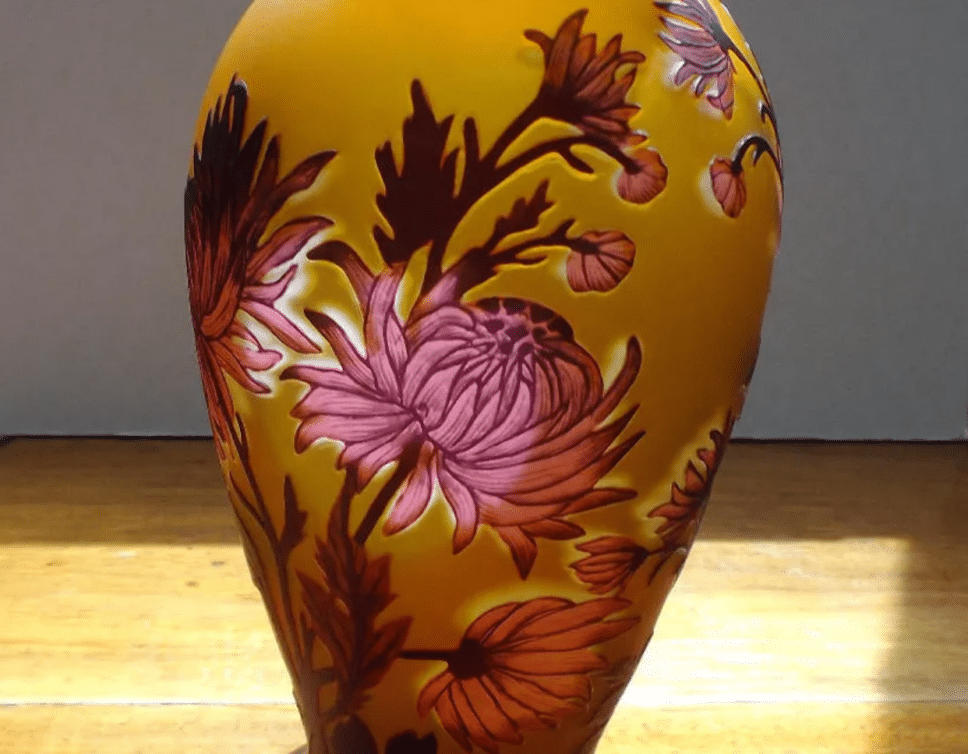 Vase Gallé décor chrysanthèmes