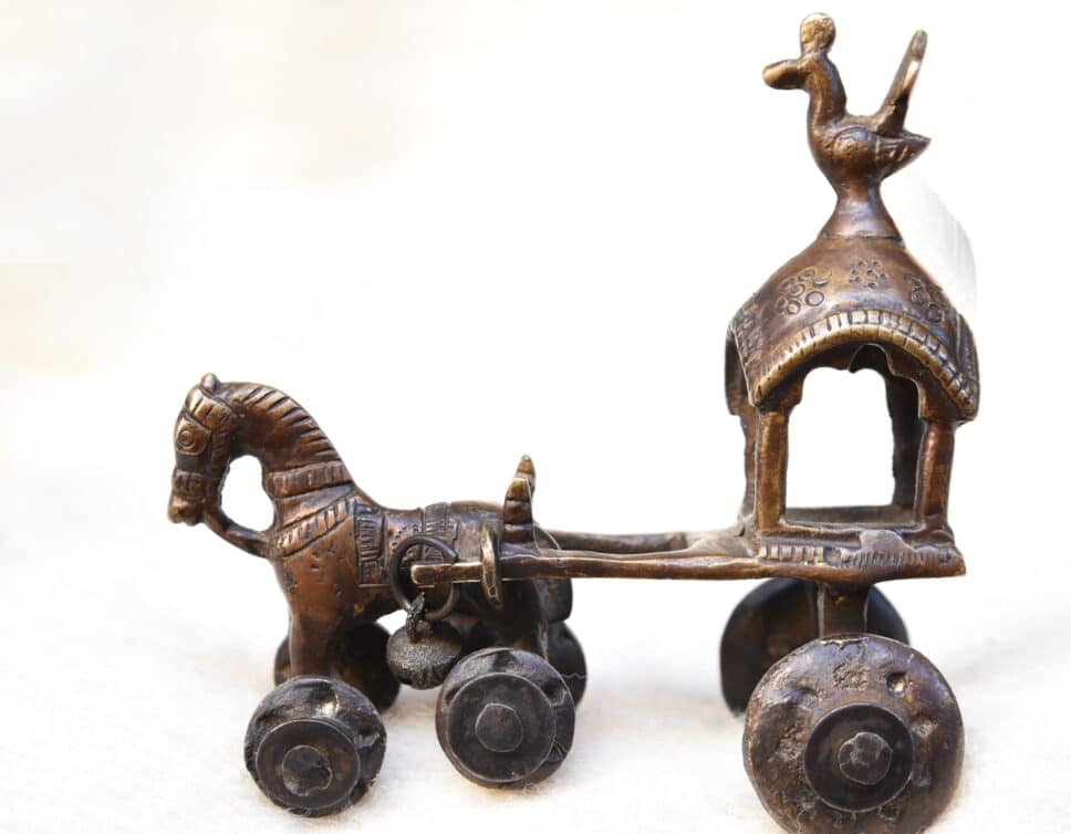 Jouet présumé d’un cheval avec carosse en bronze d’origine inconnue