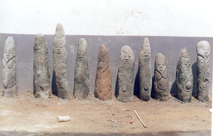 statues Bangwa